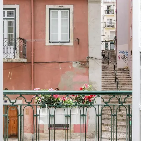 Golden Cage Chiado - Charm Historic And Cozy Lizbona