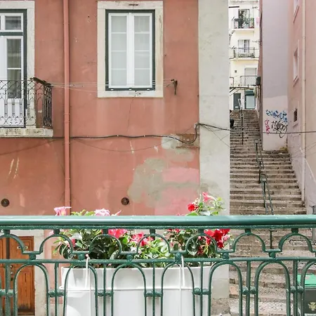 Golden Cage Chiado - Charm Historic And Cozy Lejlighed Lisboa