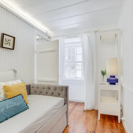 Golden Cage Chiado - Charm Historic And Cozy * Lisbona