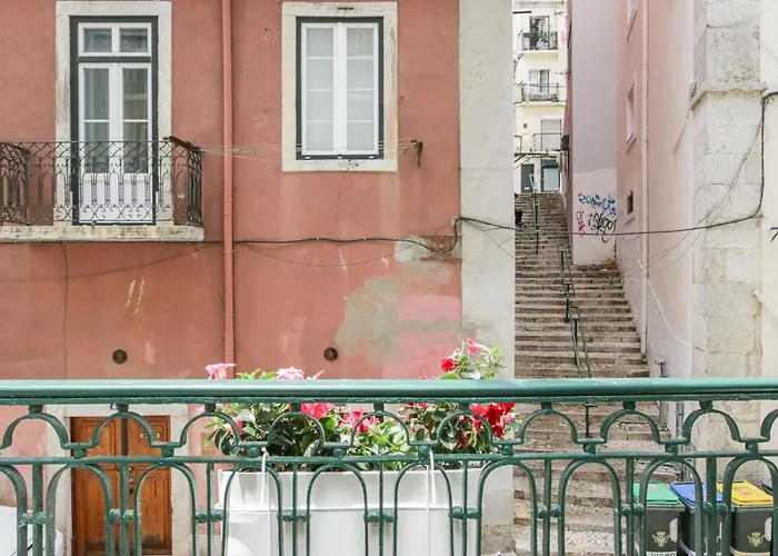 Golden Cage Chiado - Charm Historic And Cozy Appartement Lisboa